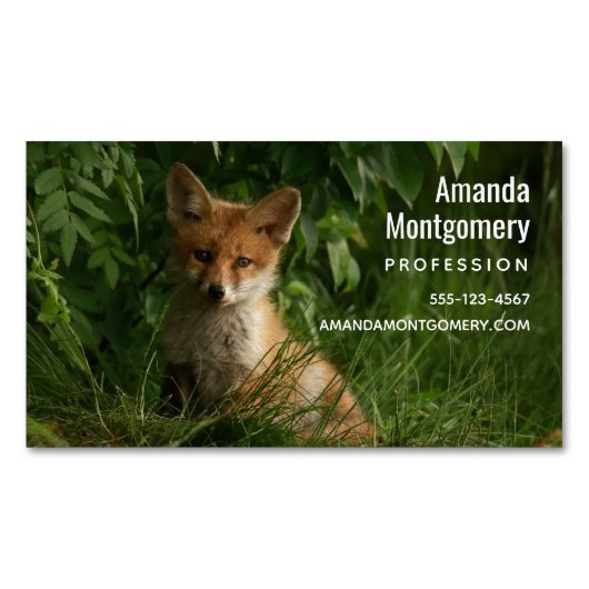 緑の森のかわいいベビーキツネ マグネット名刺 (正面)