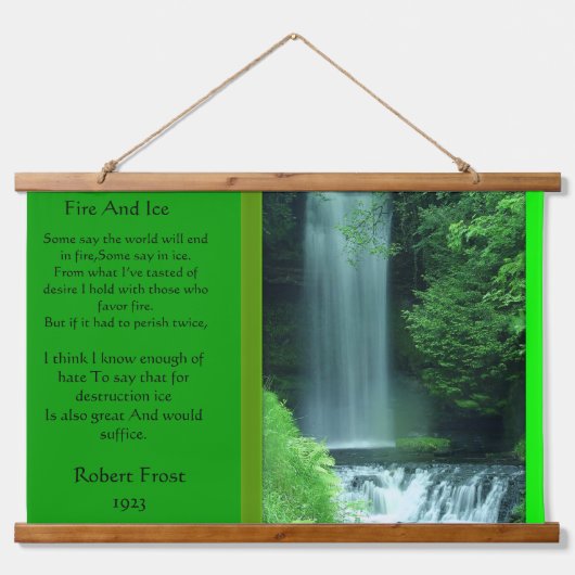 緑の森の中の滝で火と氷 吊り下げ型タペストリー (正面)