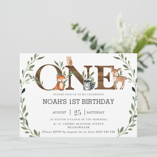 緑の森の動物の木の木の一の誕生日 招待状 (スタンド正面)