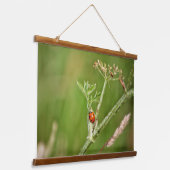 緑の植物のラディバグ 吊り下げ型タペストリー (傾斜あり)