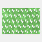 緑の水色ベビーシャワー足跡パターン ラッピングペーパーシート (正面2)