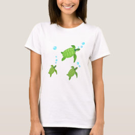 緑の海を泳ぐアカウミガメ Tシャツ