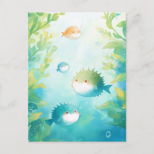 緑の海藻の中を泳ぐかわいいフグ ポストカード