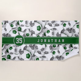 緑の灰色のチームカラーのサッカーボールのパターンの子供 ビーチタオル