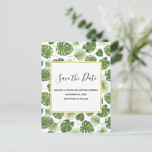 緑の熱帯葉のパターンのクラス日付を保存 インビテーションポストカード (スタンド正面)