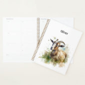 緑の牧草地の水の色のカスタマイズ可能なヤギ プランナー手帳 (ディスプレー)