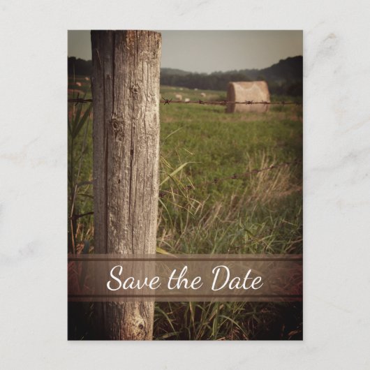 緑の牧草地の牧場の結婚式の日付を保存 案内ポストカード (正面)