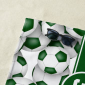 緑の白いサッカーチームの色のスポーツパターン ビーチタオル (インサイチュ)