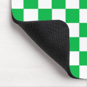 緑の白いチェッ市松模様にクパターン マウスパッド (コーナー)