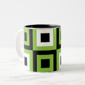 緑の白い黒い正方形の幾何学的 ツートーンマグカップ (正面左)