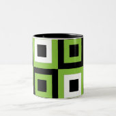 緑の白い黒い正方形の幾何学的 ツートーンマグカップ (中央)