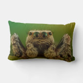 緑の目の飛び跳ねるクモの技術 ランバークッション (裏面)