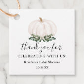 緑の素朴小さなかぼちゃの赤ちゃんシャワー賛成T フェイバータグ (正面)