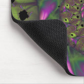 緑の紫とピンクの花びらのシェイプを使用したフラクタル マウスパッド (コーナー)