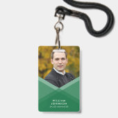 緑の紫色によって層にされる幾何学的な写真 バッジ (正面(ネックストラップ付))