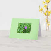 緑の紫色の花空白の カード (黄色い花)