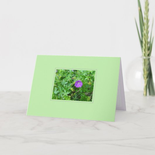 緑の紫色の花空白の カード (正面)