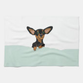 緑の羽毛布団の下のSupercuteダックスフントの子犬 キッチンタオル (横)