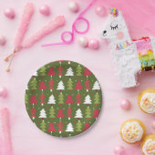 緑の背を持つ赤、緑、白の木 ペーパープレート (パーティー)