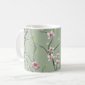 緑の背中に小さな赤と黄色の花模様 コーヒーマグカップ (正面左)