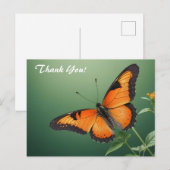 緑の背景にオレンジ色の蝶 ポストカード (正面/裏面)
