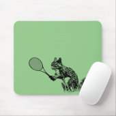 緑の背景にテニスラケットを置くリス マウスパッド (マウス)
