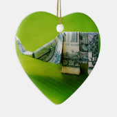 緑の背景にドル紙幣の折り紙ゾウ セラミックオーナメント (右)