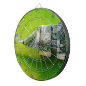 緑の背景にドル紙幣の折り紙ゾウ ダーツボード (正面右)