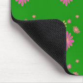 緑の背景にピンクと黄色の花 マウスパッド (コーナー)