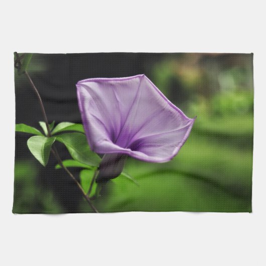 緑の背景に紫の花 キッチンタオル (横)