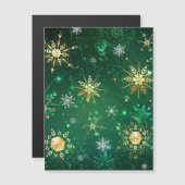 緑の背景に金のクリスマスの雪の結晶 マグネット招待状 (正面/裏面)