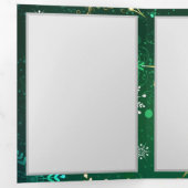 緑の背景に金のクリスマスの雪の結晶 三つ折りクリスマスカード (内部最初)