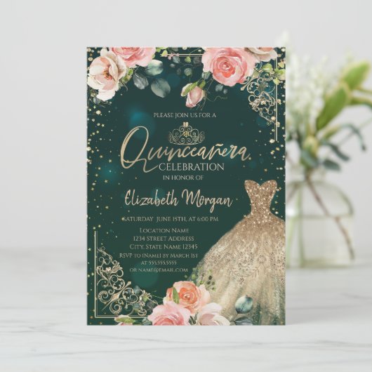 緑の背景に金のドレス、ティアラ、バラ、ダイヤモンドをあしらったミ・キンセアニエラ 招待状 (スタンド正面)