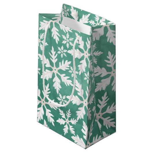 緑の背景に降り注ぐ大きな白い雪 スモールペーパーバッグ (正面アングル)