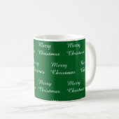 緑の背景にMerry Christmasと繰り返しプリント コーヒーマグカップ (正面右)