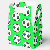 緑の背景のサッカーボール フェイバーボックス (オープン)