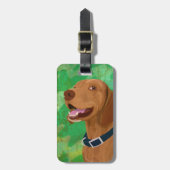 緑の背景の微笑のブラウンVizsla ラゲッジタグ (正面縦)