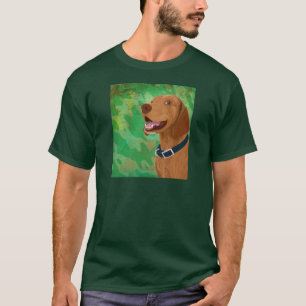 緑の背景の微笑のブラウンVizsla Tシャツ
