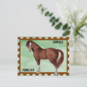 緑の背景はがき付き茶色の馬 ポストカード (スタンド正面)