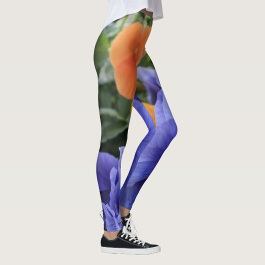 緑の花の写真を持つ紫色及びオレンジパンジー、10 レギンス (右)