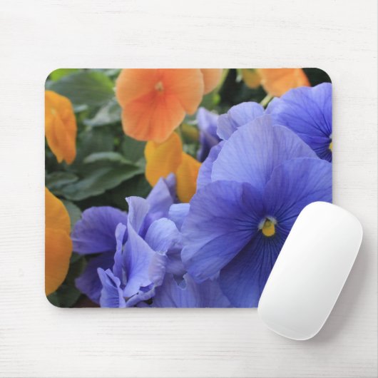 緑の花の写真4810を持つ紫色及びオレンジパンジー マウスパッド (マウス)