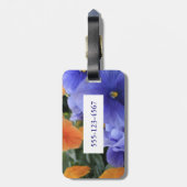 緑の花の写真4810を持つ紫色及びオレンジパンジー ラゲッジタグ (裏面縦)