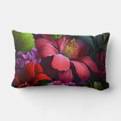 緑の花の模様を持つ深く赤いハイビスカス ランバークッション (裏面)