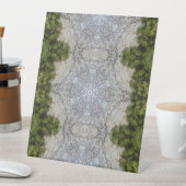 緑の苔と大地の自然アート 台座サイン (インサイチュ)