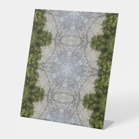 緑の苔と大地の自然アート 台座サイン (正面)