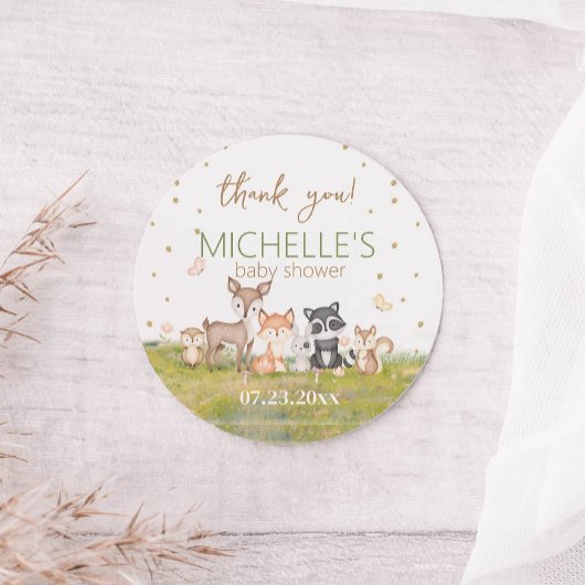 緑の茶色の男の子の水色のウッドランド動物 ラウンドシール