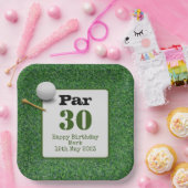 緑の草の上にゴルフボールとゴルフ30th誕生日 ペーパープレート (パーティー)