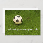 緑の草の上にサッカーのサンキューカード サンキューカード (正面/裏面)