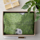 緑の草の上にボールを持つサッカー誕生日 薄葉紙 (ギフト)