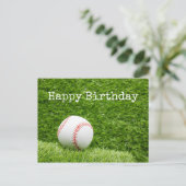 緑の草の上にボールを持つ野球誕生日カード ポストカード (スタンド正面)